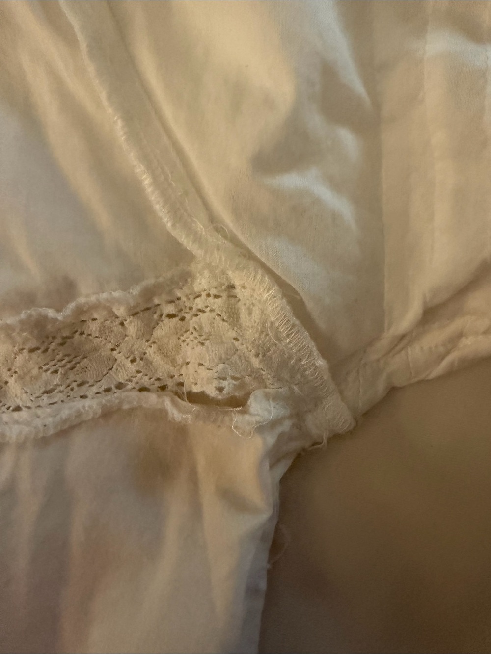 Ralph Lauren White Lace Pintuck Cotton Tunic Top - small rip in the seam. - Picture 10 of 10